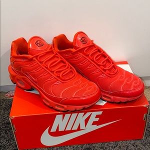 RED AIR MAX PLUS